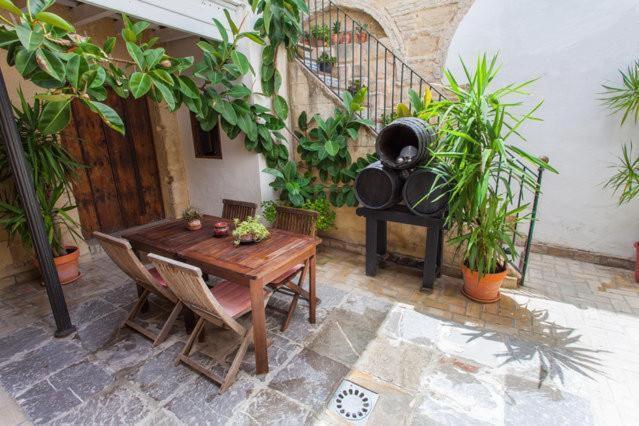 Apartamentos El Patio Andaluz Jerez de la Frontera Zewnętrze zdjęcie